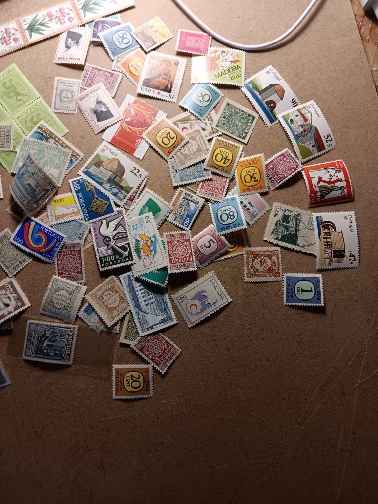 Lote 97 selos novos.