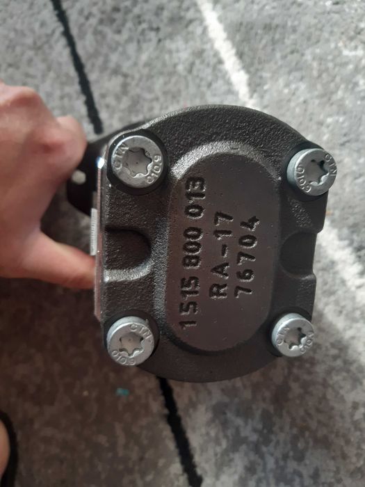 Pompa hydrauliczna Renault 7212