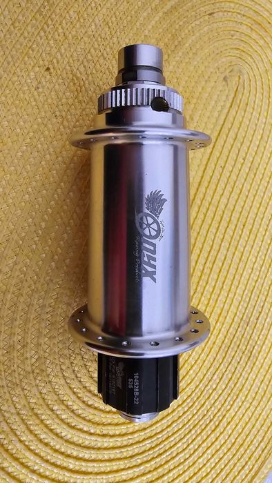 Piasta Onyx boost 148mm, thru axle, hg single speed, centerlock. CICHA