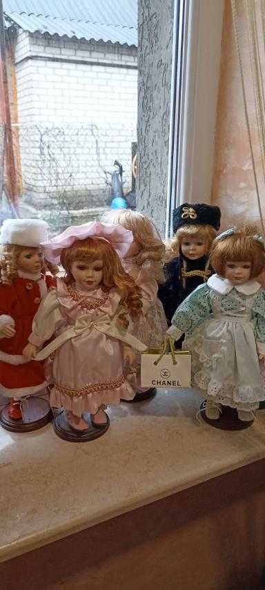 порцелянові ляльки