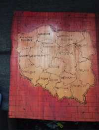 Mapa polski wyryta w drewnie