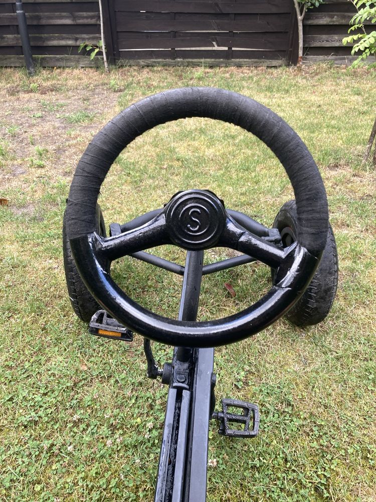 gokart bez jednej opony i błotnika