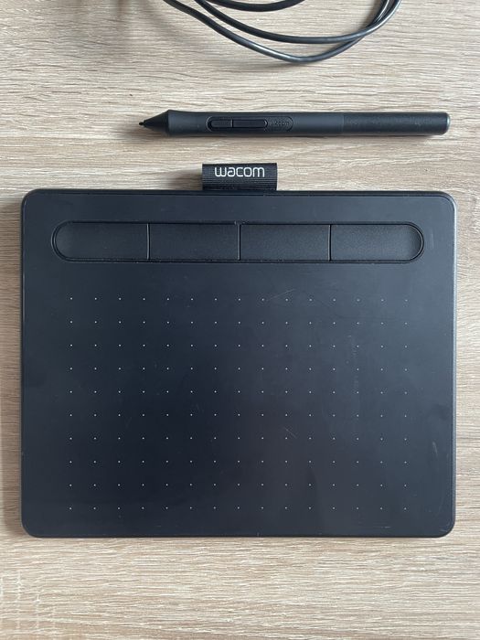 Tablet graficzny piórkowy Wacom Intuos S