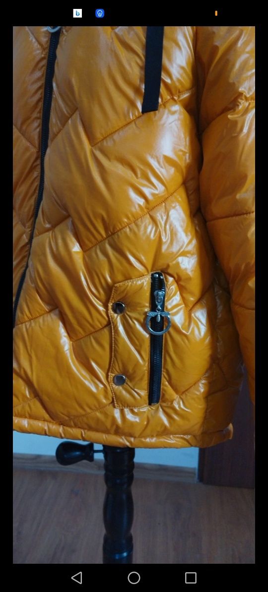 Kurtka na duży biust XL zimowa pikowana musztardowa z kapturem futerko