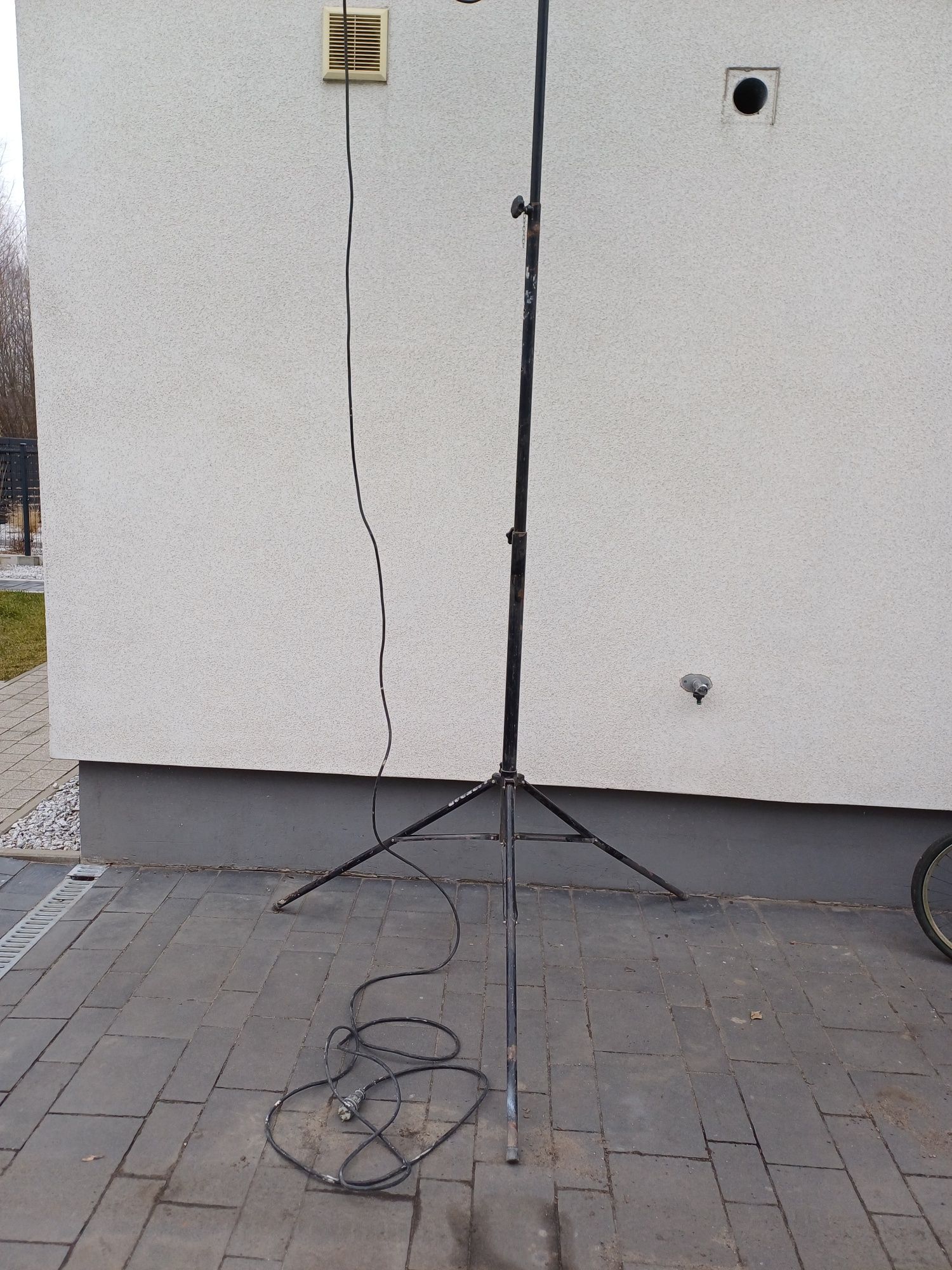 Halogen budowalny na statywie wysoki 3 metry bardzo solidny