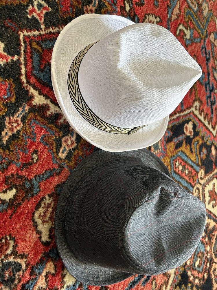 Chapeus como novos