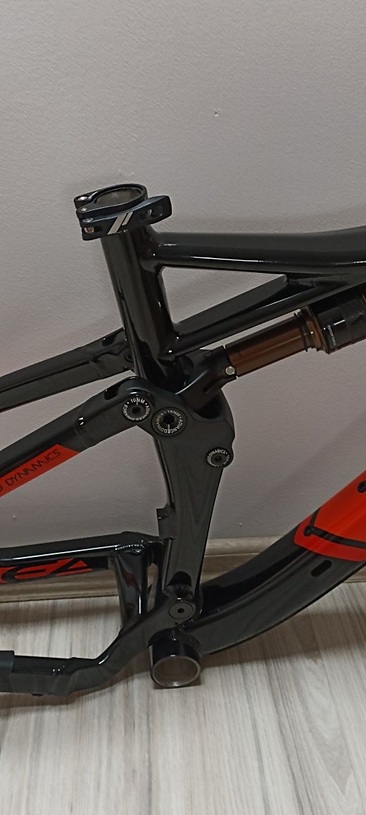 Nowa rama orbea occam+ damper fox.
