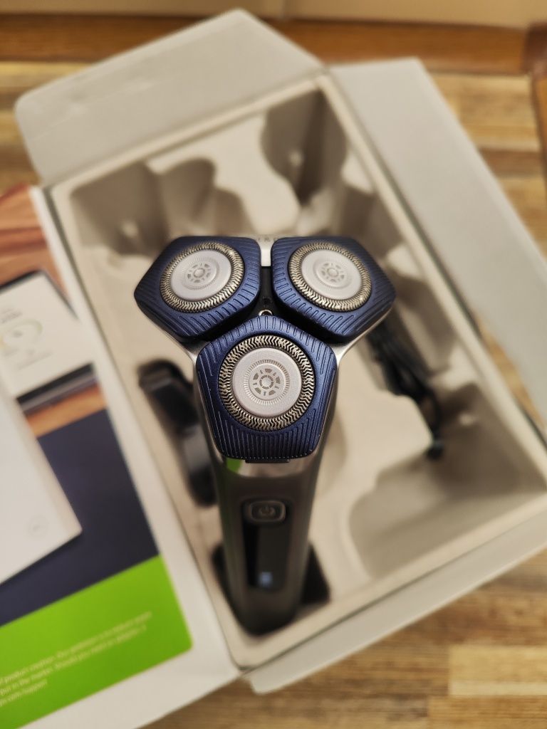 Эритва Philips shaver norelco 7200