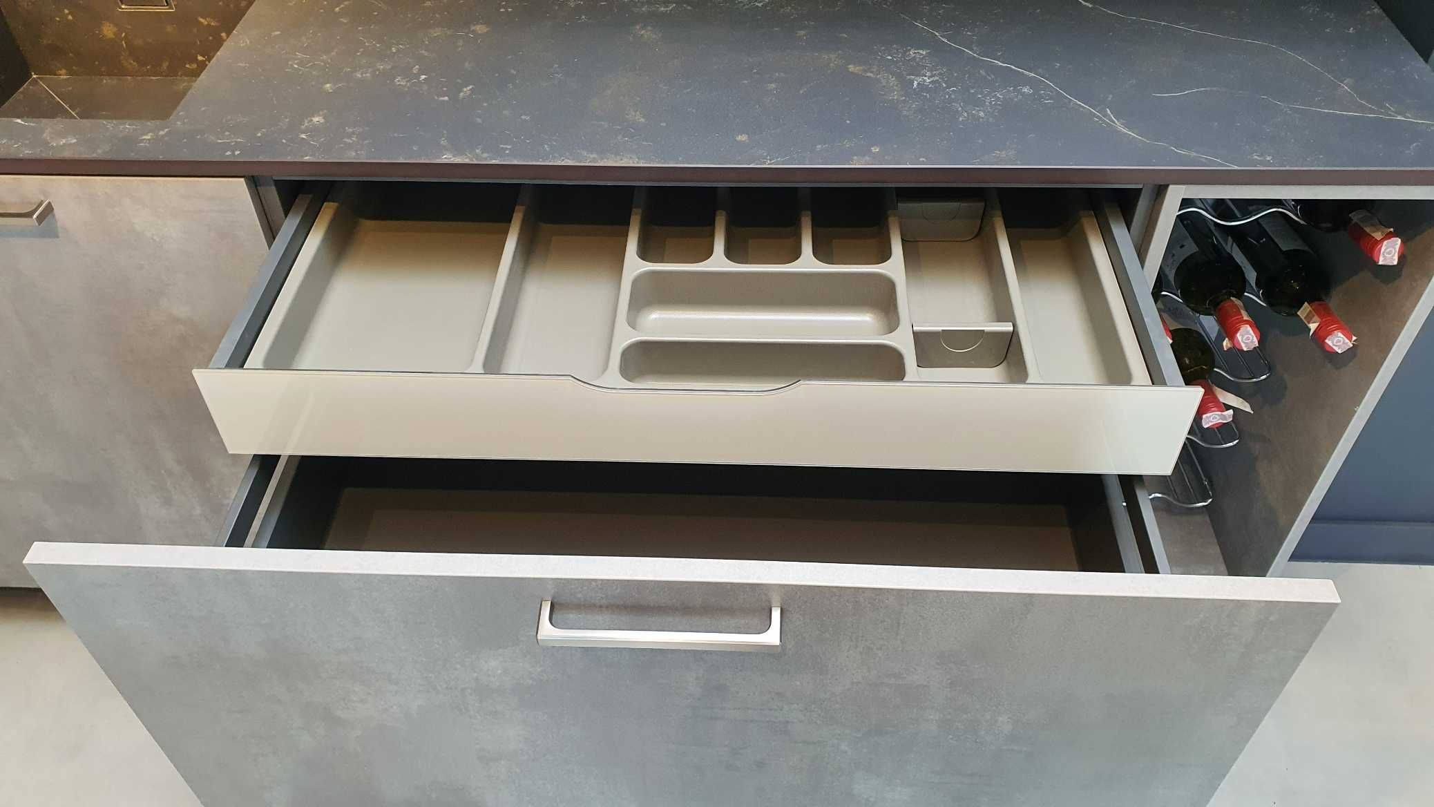 Meble kuchenne Häcker – ekspozycja z Dekton, stan idealny