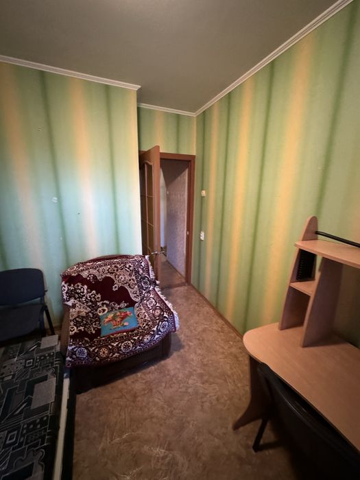 Продається 3 кімнатна квартира на Карачунах біля АТБ
