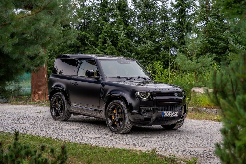 Land Rover Defender 90 / Pakiet BeSpoke / 5.0 V8 525KM / Full Body PPF / Salon Polska 23%