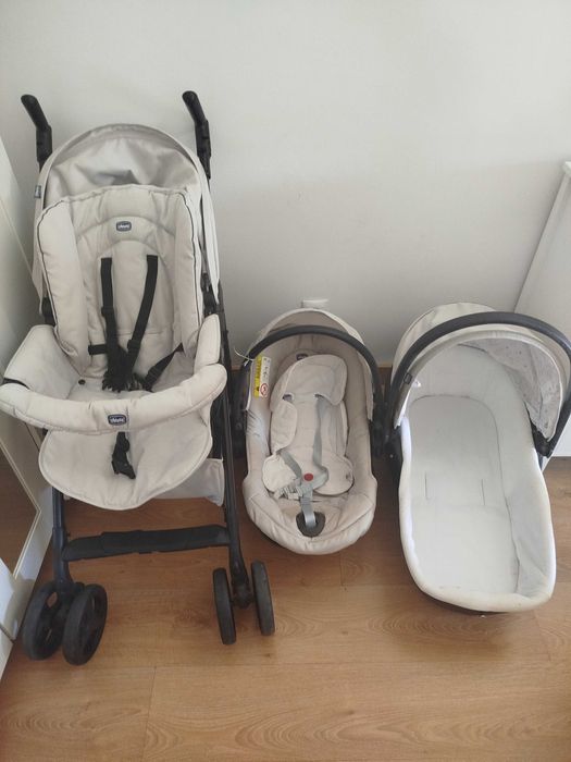 Vendo conjunto carrinho bebê Chicco.