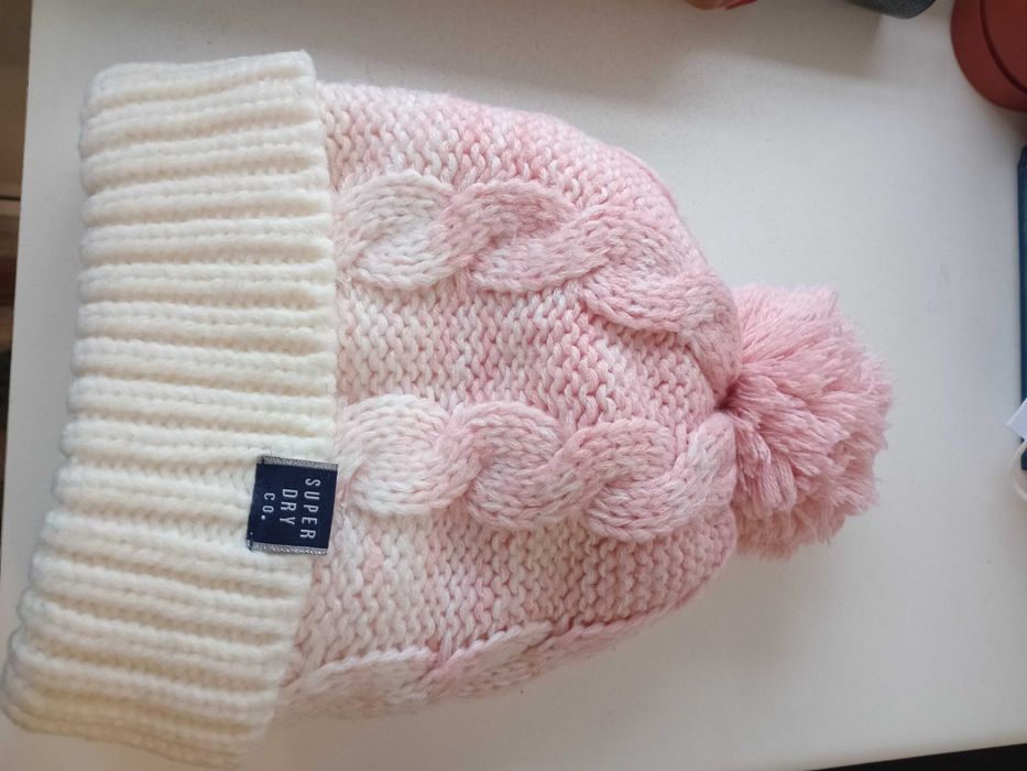 Продам шапку superdry