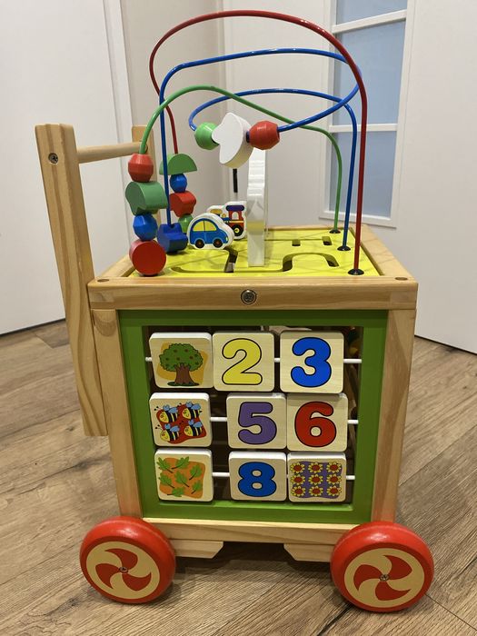 Drewniany Pchacz Chodzik Edukacyjny  Interaktywny Jeździk Kostka