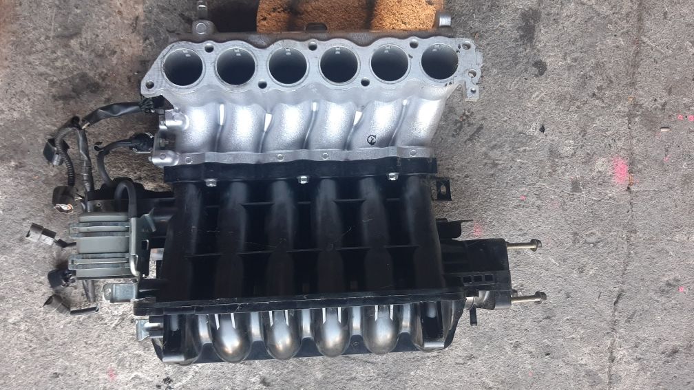 Kolektor ssący 3.0b v6 6b31 Mitsubishi Outlander