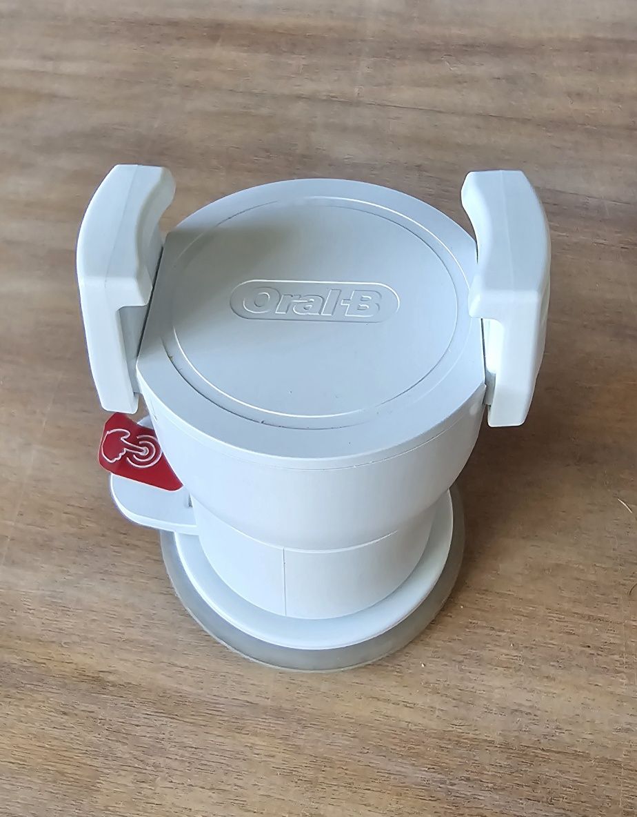 Szczoteczka Genius 9000 Oral-B i gratisy
