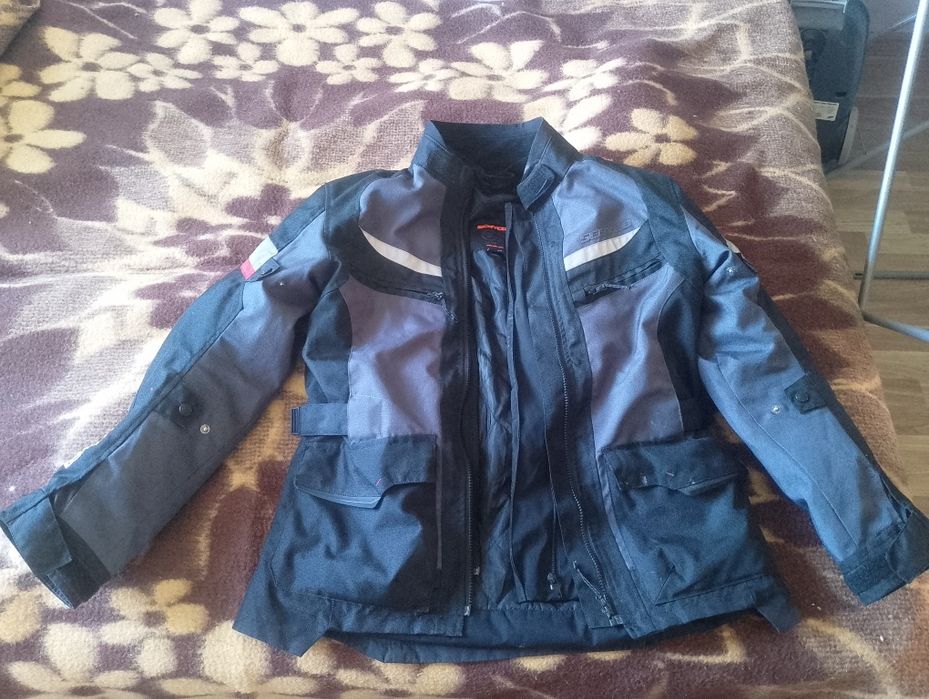 Мото костюм з підкладкою розмір м,л підійде на  параметри 175/80,телеф