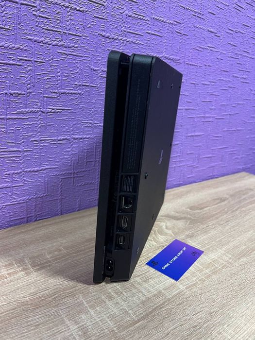 Ps 4 slim 500gb в комплекті 2гри та все неопхідне