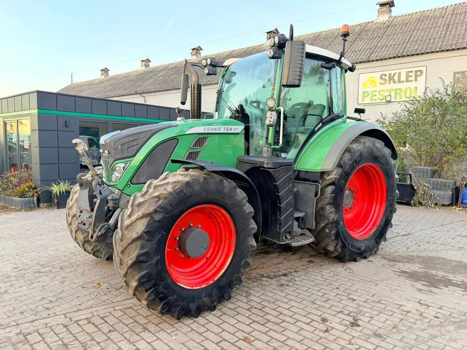 Fendt 724 VARIO PROFI  FENDT 724 Vario PROFI 2014r, przedni TUZ 240kM! Miękka oś PNEUMATYKA