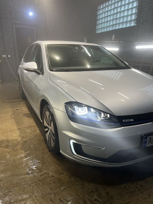 Volksvagen e golf 7 2015