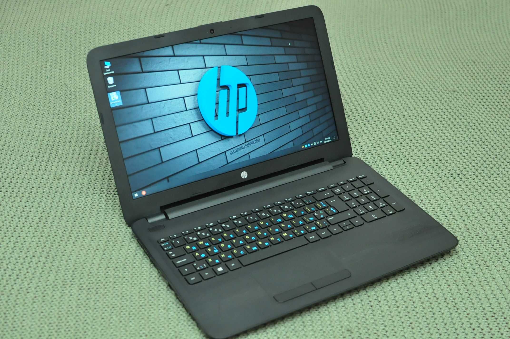 Мощный  ноутбук HP 15 (intel/4Gb/SSD/video 2Gb)
