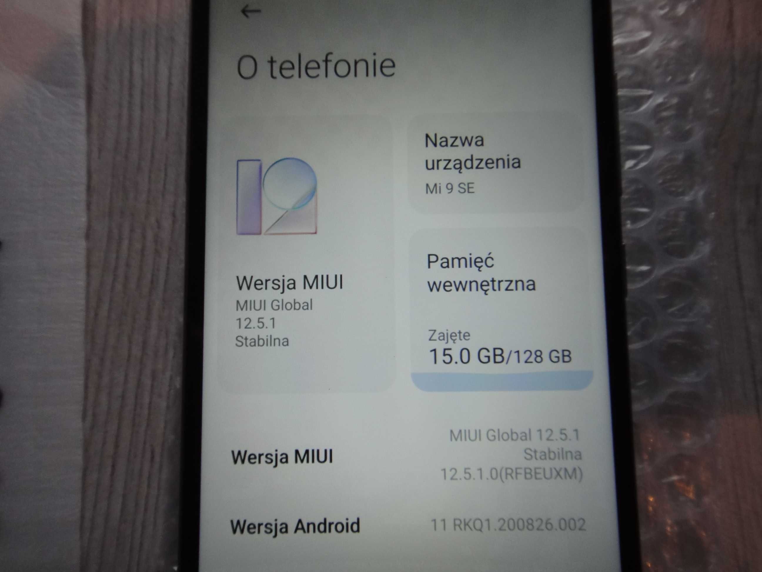 Xiaomi Mi 9 SE  128/6 Gb.