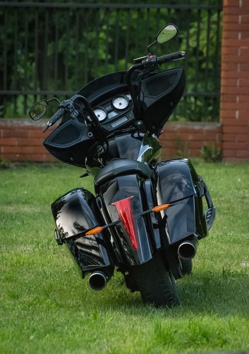 Victory Cross Country 1750 bagger 2014 wersja 8 Ball Arlen Ness Indian