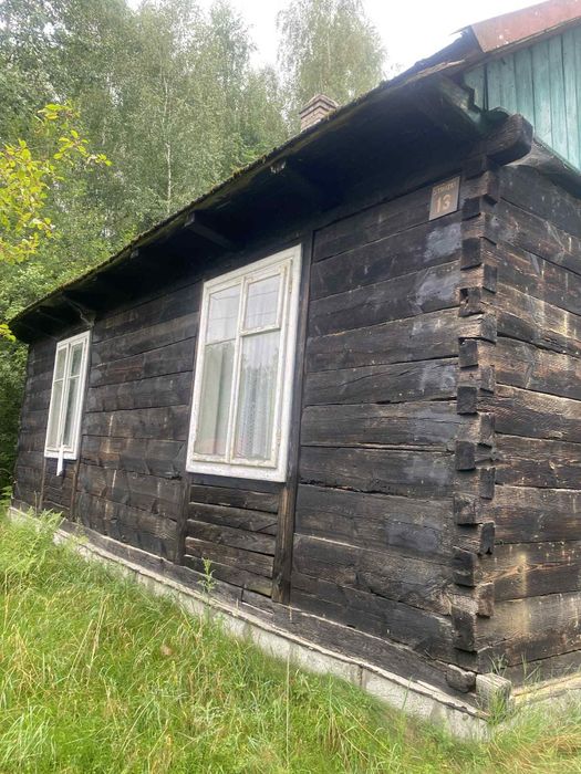 Drewniany dom do rozbiórki