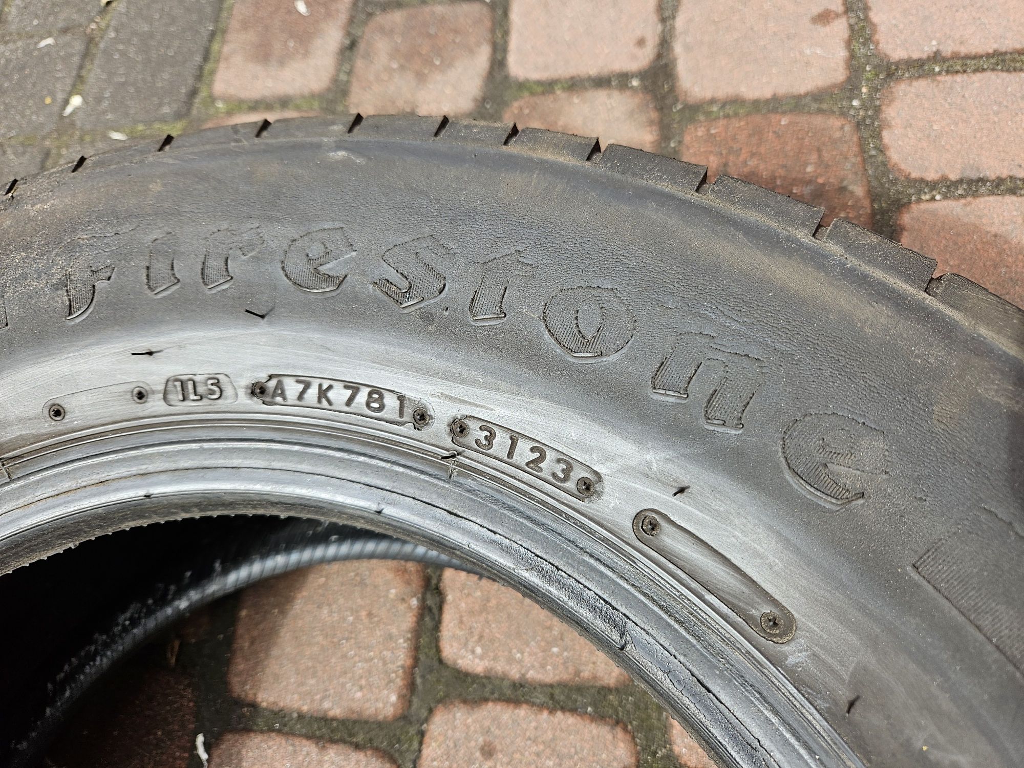 235 65 R16C Firestone VanHawk Multiseason 6mm  2szt