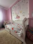 Продам дитяче ліжко із матрасом (бильце захист від падіння)