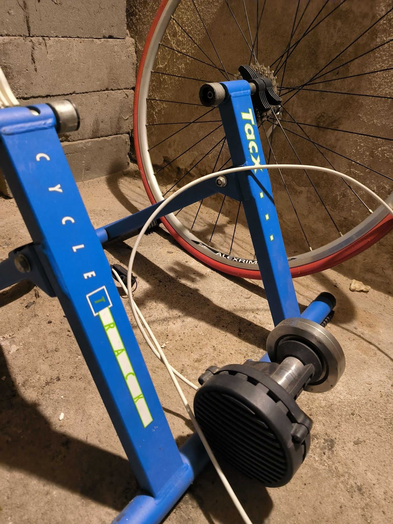Trenażer TACX Cycletrack + koło kaseta + opona Zaffiro rowerowy rower