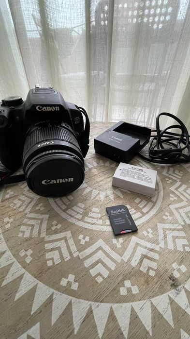 Camera CANON EOS 650D + Zoom Lens