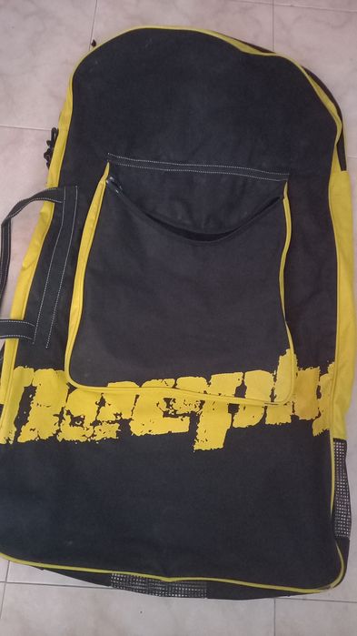 Vendo mochila de Bodyboard, muito barata