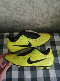 Копочки Nike T90