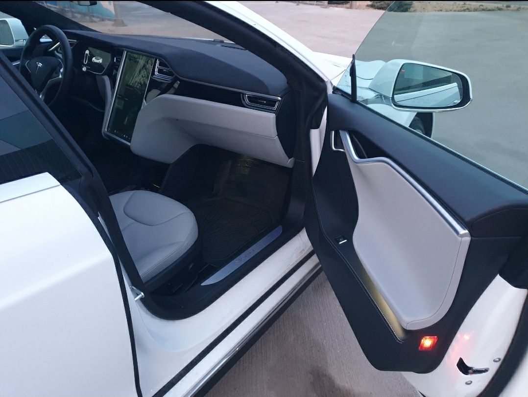 Tesla Model S 85D 4WD 2015 Белая! Новая!