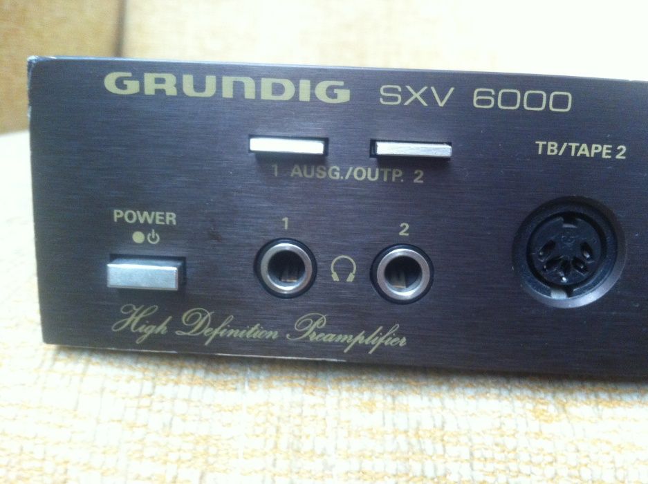 Przedwzmacniacz GRUNDIG SXV-6000