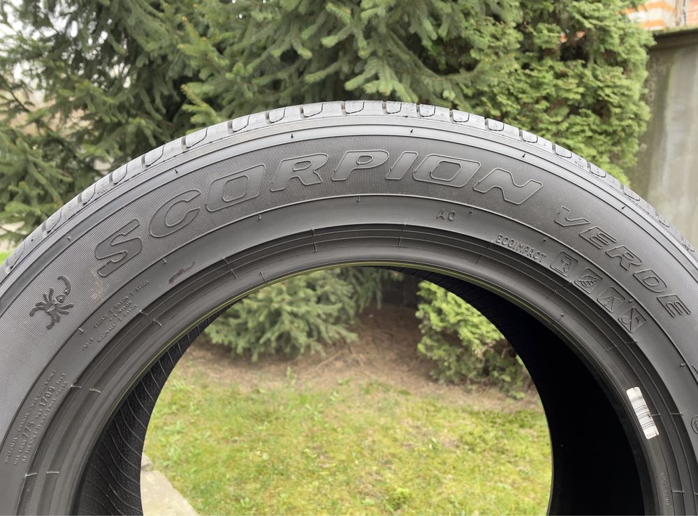 235/55 R17 Pirelli Scorpion Verde