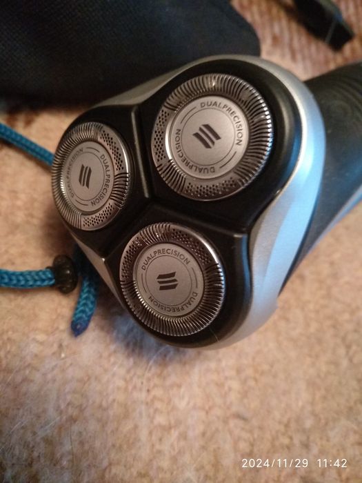 Для вас бритва Philis AT-890 оригинал ножи сеточки новые !!!