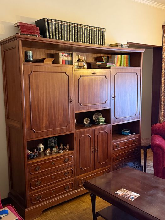 Móvel de sala em madeira maciça – excelente estado