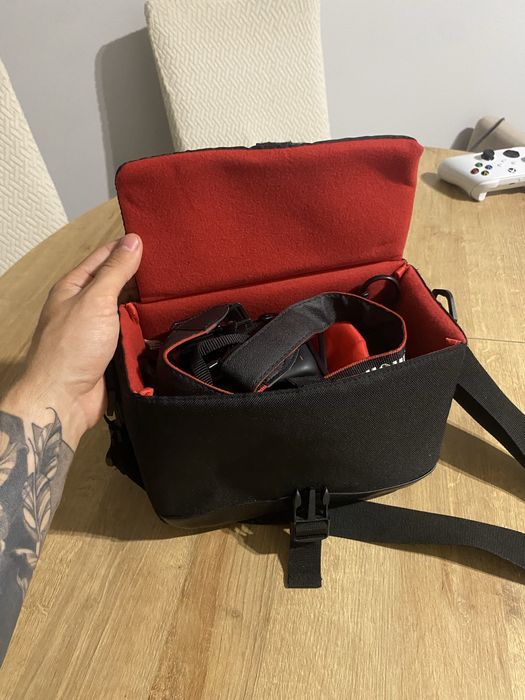 Lustrzanka Canon eos 2000D