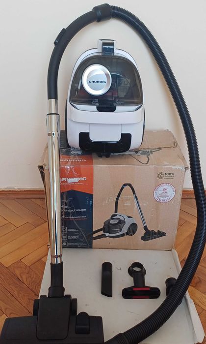 Пилосос GRUNDIG VCC 3170L з Німеччини