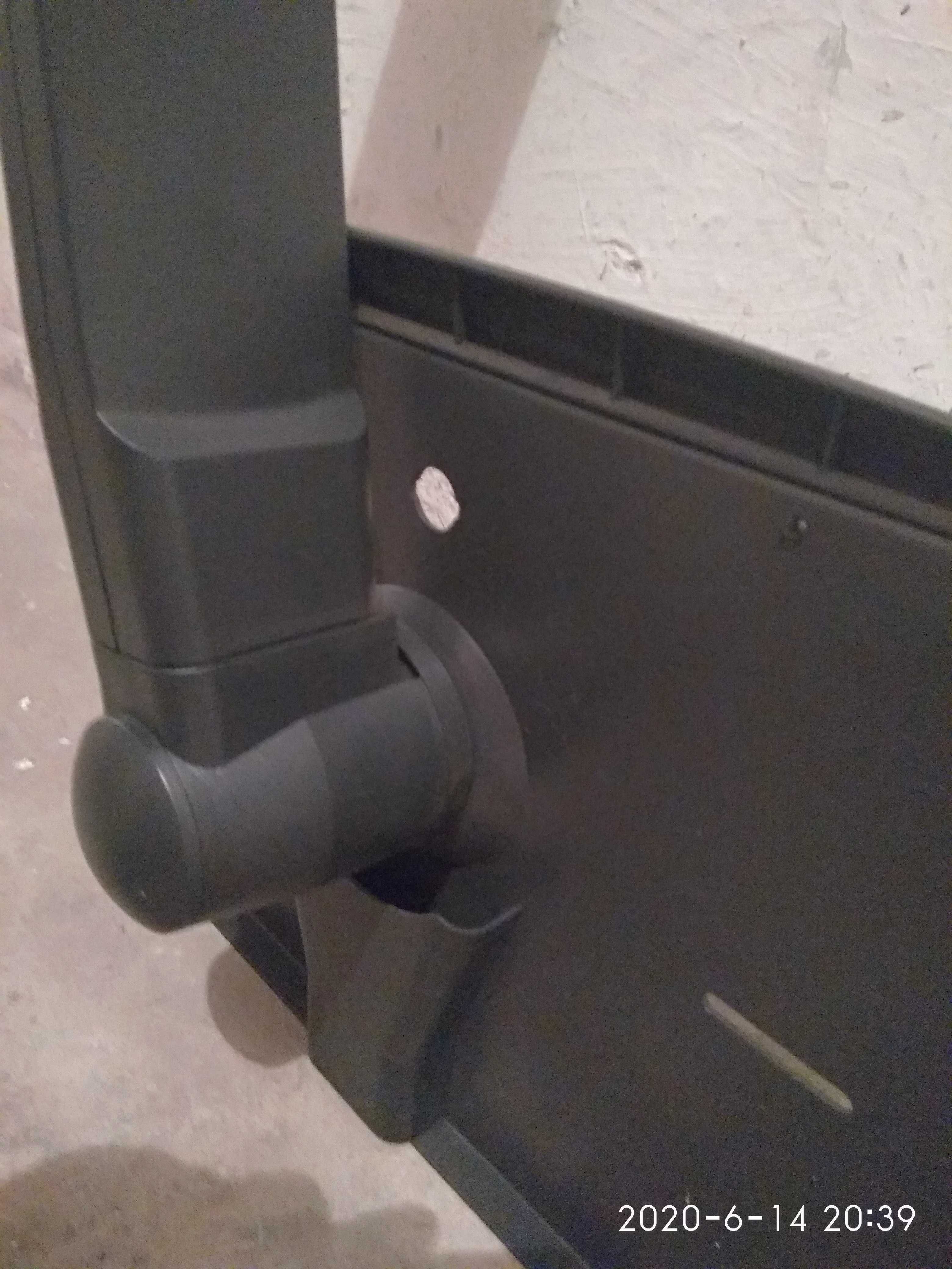 Uchwyt nasicenny obrotowy pod telewizor, projektor