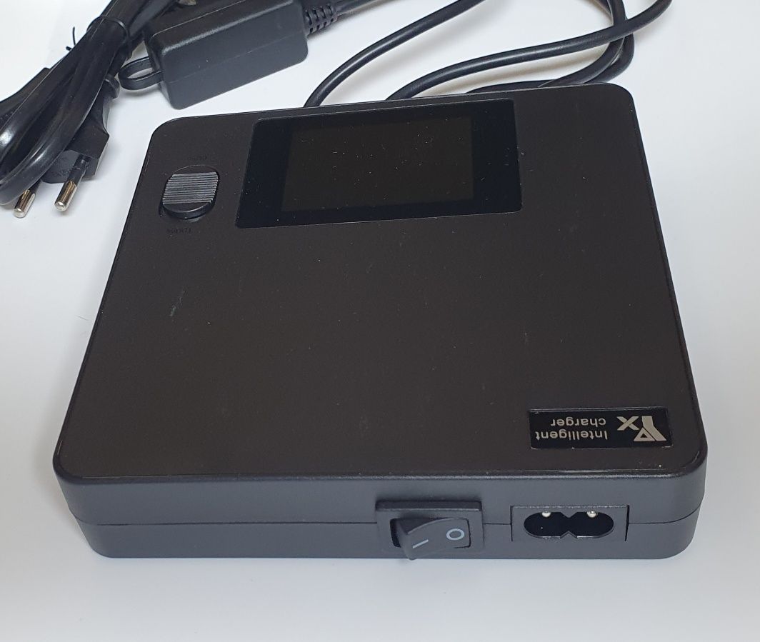 Ładowarka do baterii dronów z wyświetlaczem dodatkowo 2x wejście USB