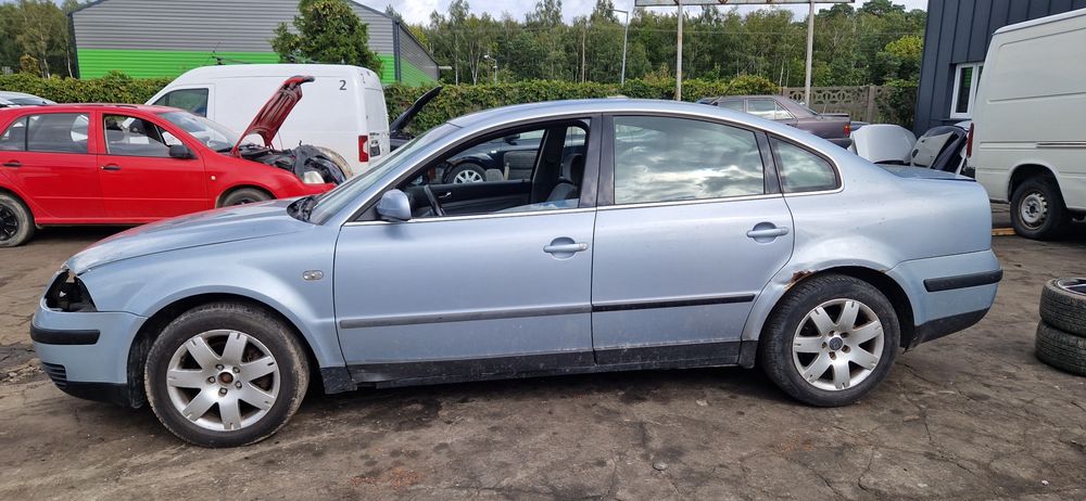 Części Passat B5 FL 1.9 TDI AVF LB5S Błotnik Drzwi Zderzak Klapa Szyba