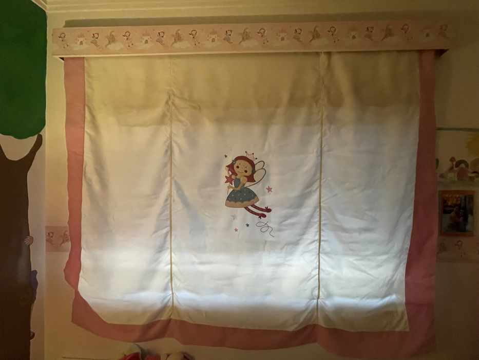 Cortinado japonês com sanefa em madeira