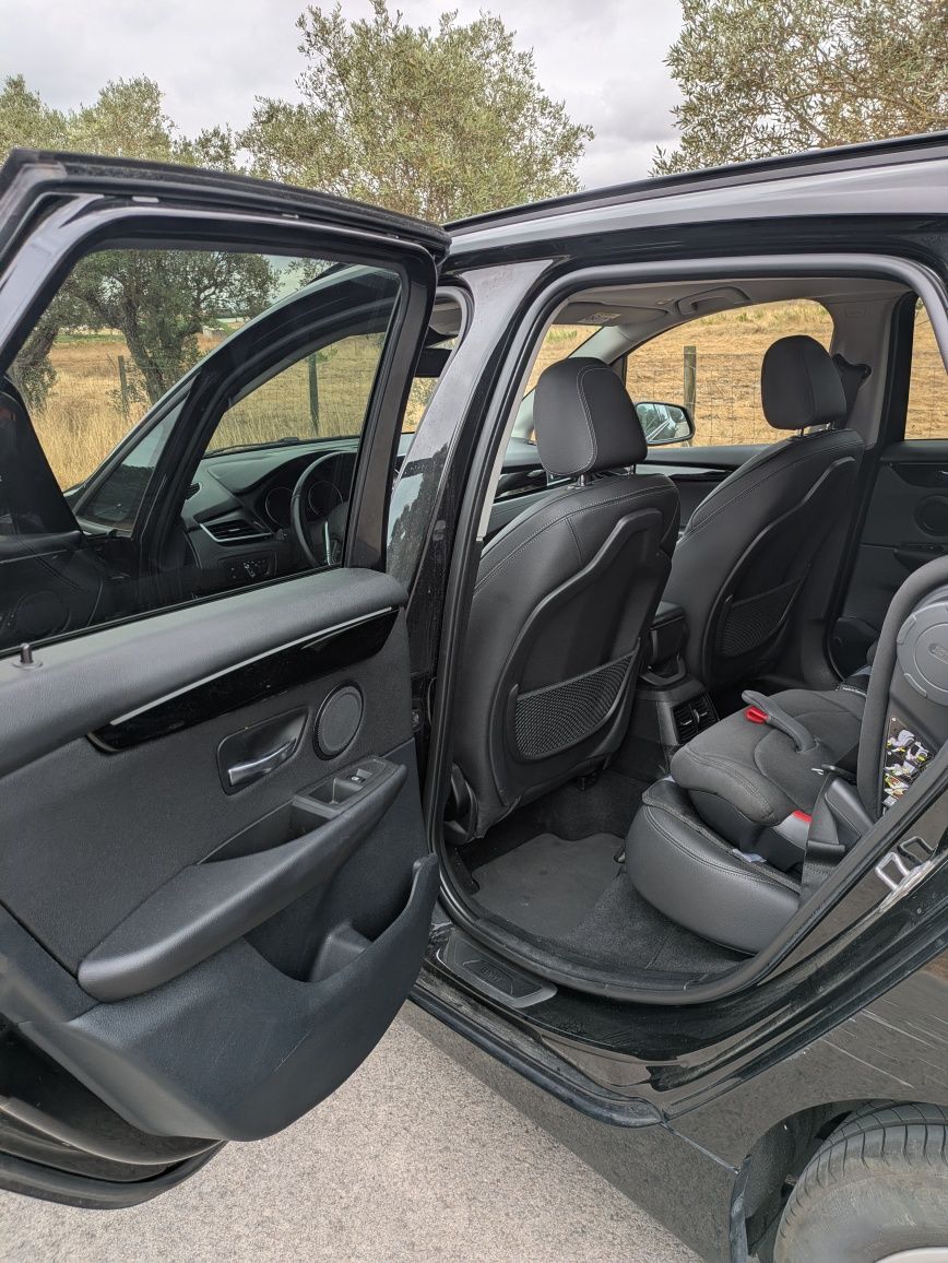 BMW 216d Active Tourer| Sport Line | Nacional | Revisões na Marca