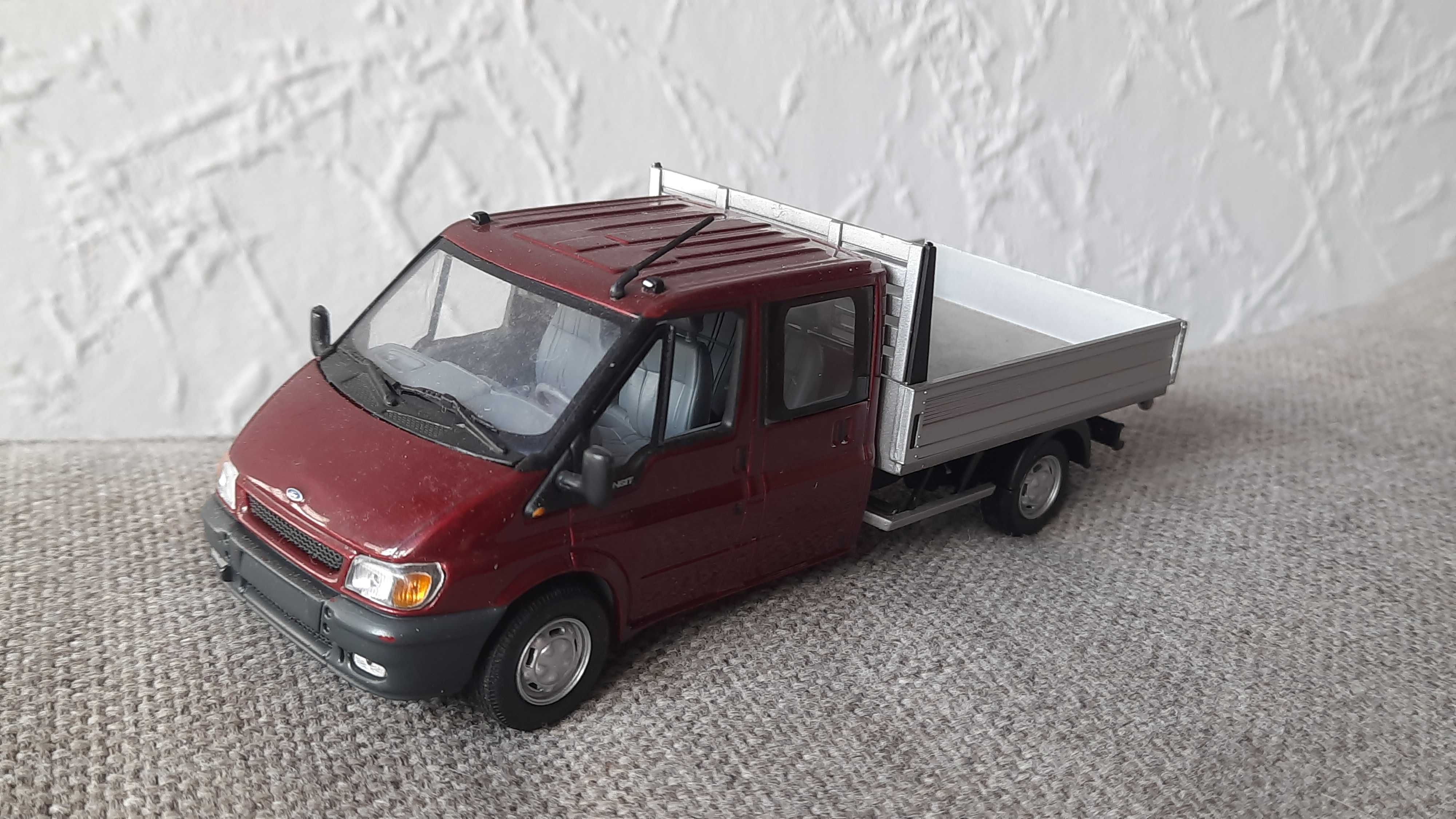 Ford Transit - Model - 1:43 - MINICHAMPS