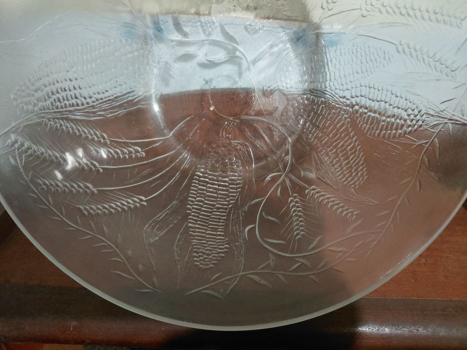 Terrina antiga de vidro em bom estado geral 5€