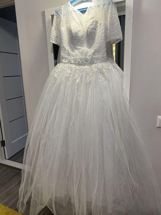 Весільня сукня 42-46