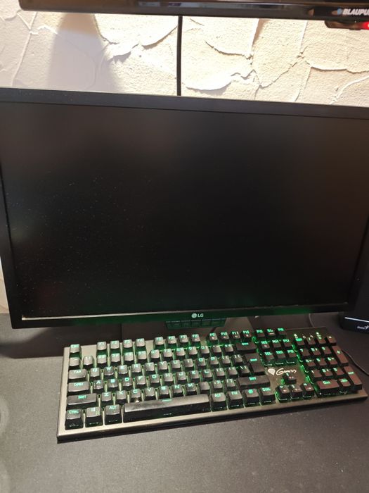Komputery stacjonarny (zestaw pc,monitor+klawiatura)